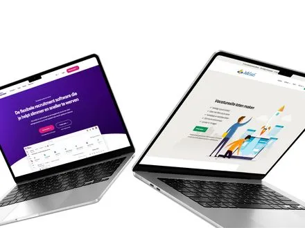 Captura de pantalla de los sitios web de Recruitee y JobSaaS